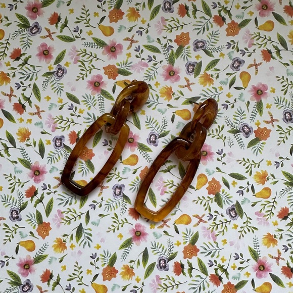 Tortoiseshell Earrings - Picture 2 of 4